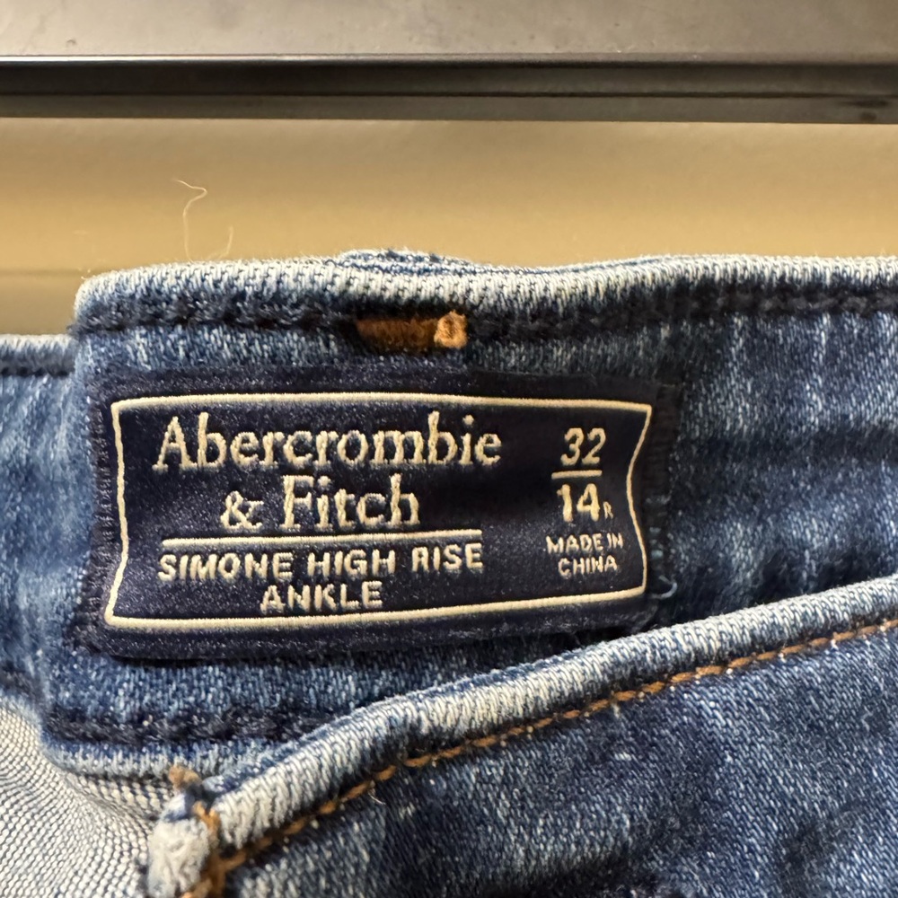Abercrombie High-Wasted Skinny Jeans
